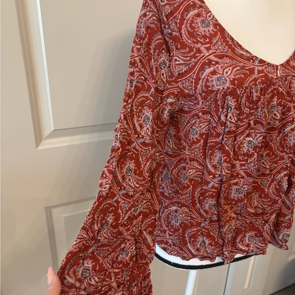 Abercrombie & Fitch red paisley patterned long sleeve flowy blouse size S - Picture 4 of 12